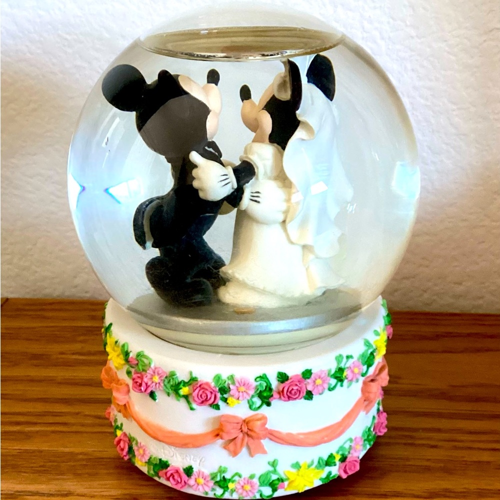 Minnie and Mickey Mouse’s wedding water globe.
